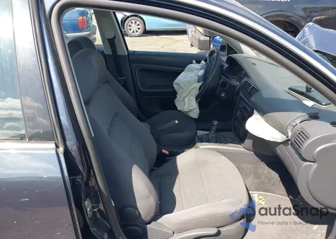 2005 Volkswagen Passat Gl from USA, damaged, VIN WVWMD63B55E016789